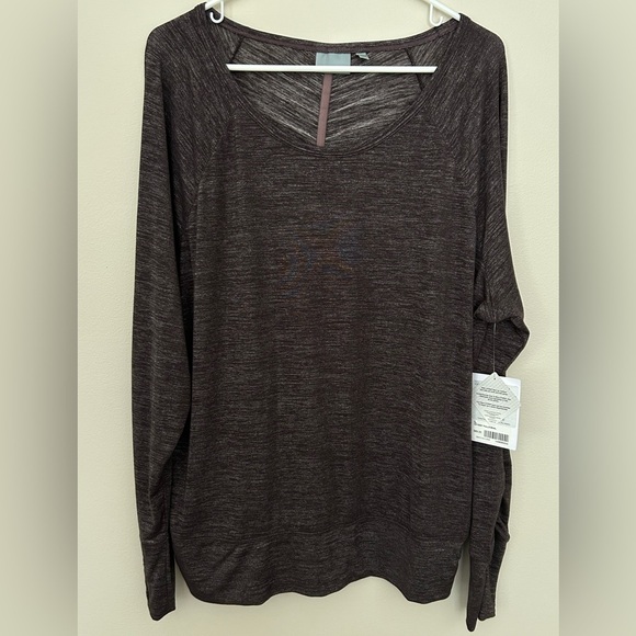 NWT new Athleta Odyssey Women's Pullover Top Dark Razzleberry Athletic Workout L - Picture 3 of 9